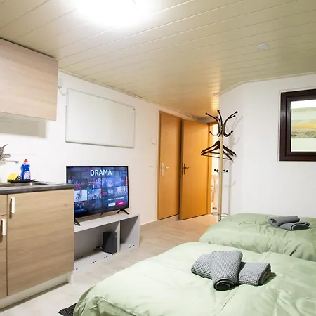 Stilvolles 1,5-zimmer-apartment In Mit Eigenem Parkplatz Apartment Neckarsulm
