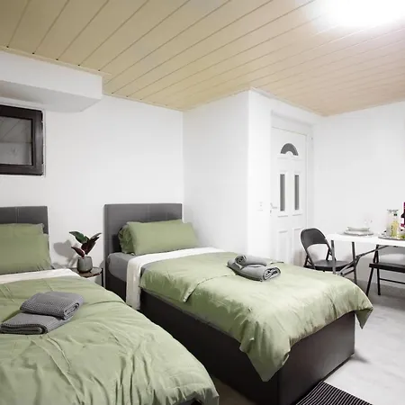 Stilvolles 1,5-zimmer-apartment In Mit Eigenem Parkplatz