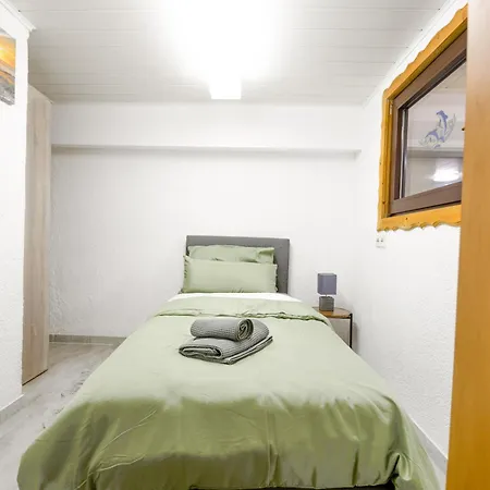 Stilvolles 1,5-zimmer-apartment In Mit Eigenem Parkplatz *